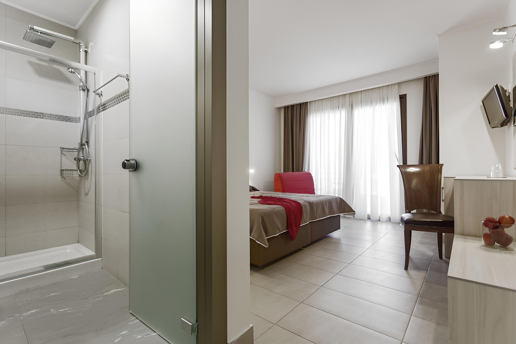 Lagomandra Beach Hotel