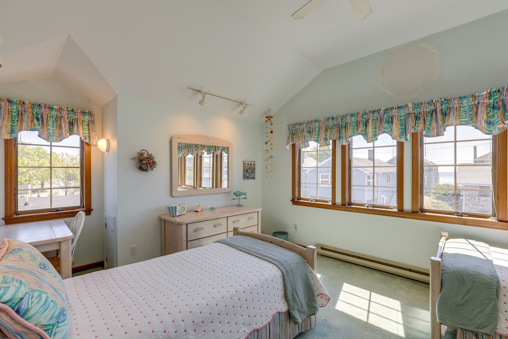 Inviting Rockport Rental w/ Deck: Walk to Beach!