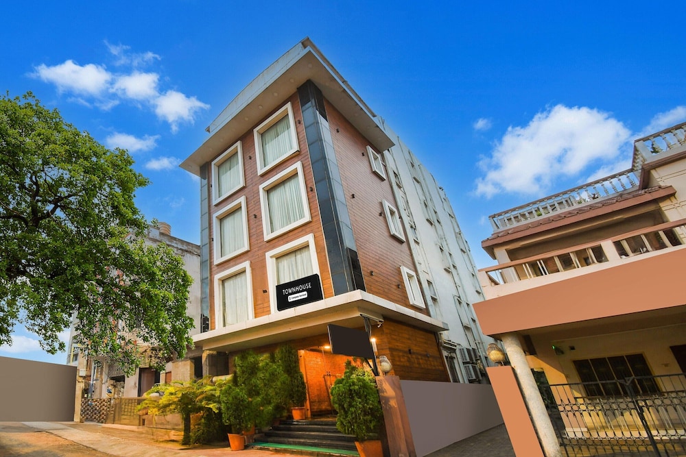 Premium Stays Near Marine Drive Puri