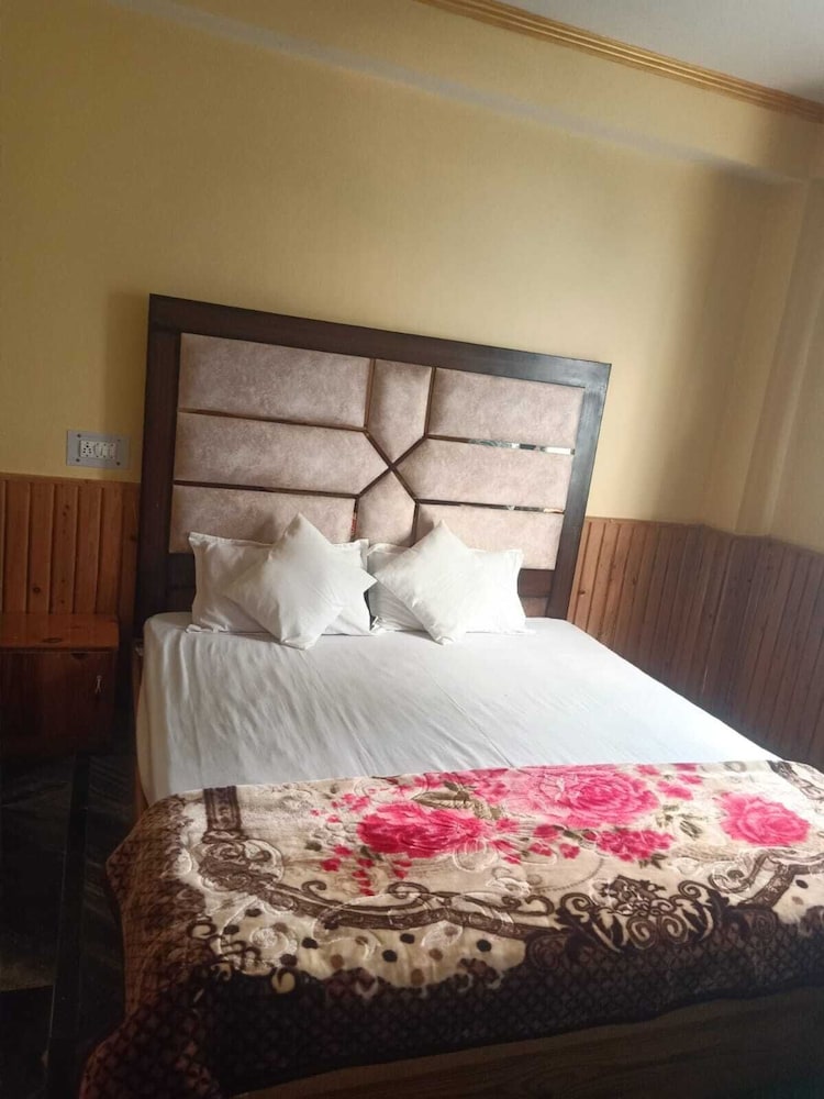 Varindavan Hotel & Restaurant