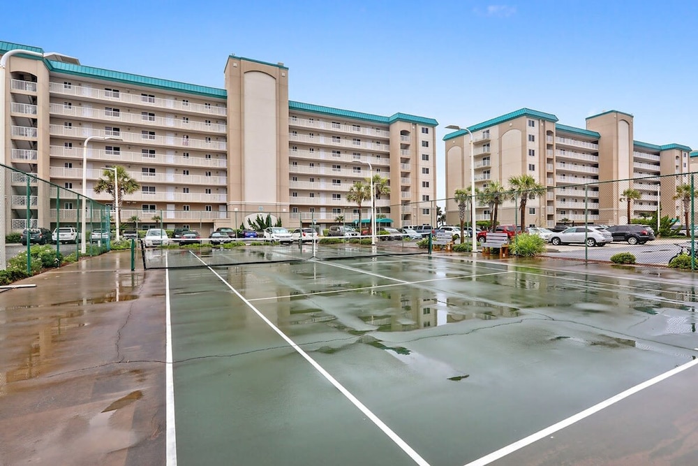 Sandy Key 635 2 BD 2BH 6th Floor