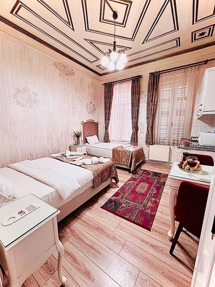 Alhambra Apart Otel - Image 24