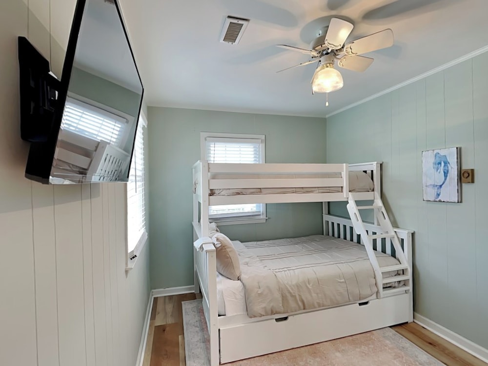 The Sassy Sea Turtle by Topsail Realty
