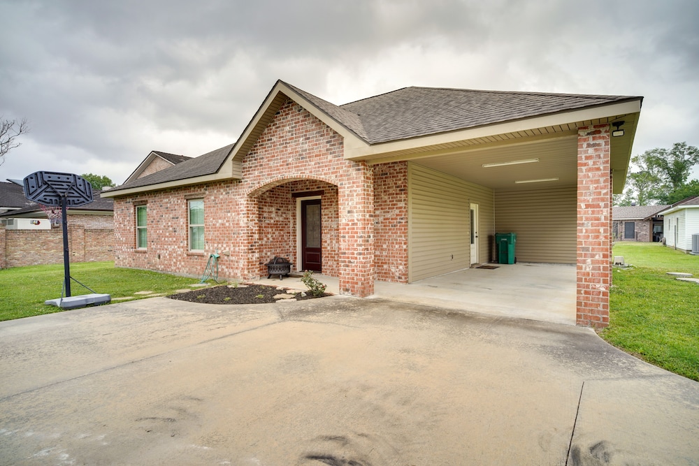 Lake Charles Vacations - 3 Mi to Casinos: Pet-friendly Home in Lake Charles - Property Image 1
