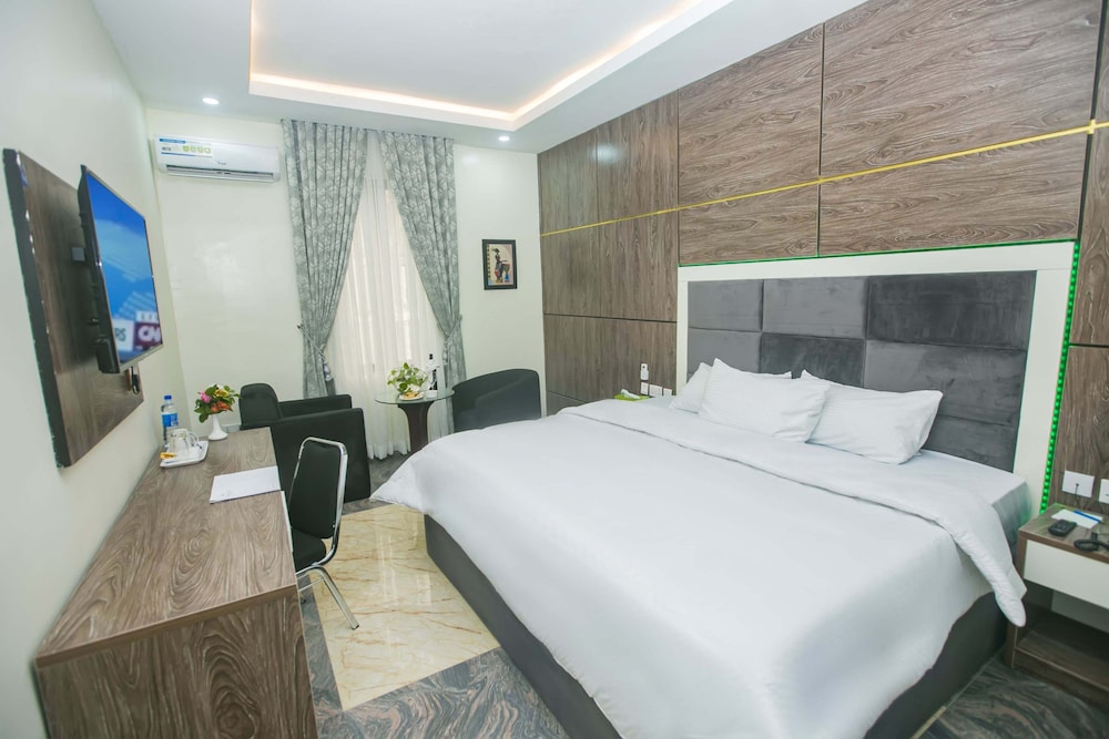 CHINBELL LUXURY HOTEL & SUITES LEKKI view 3