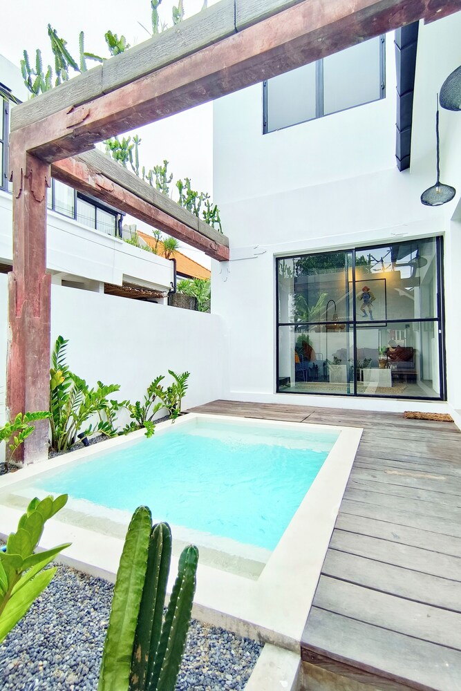 Corner House