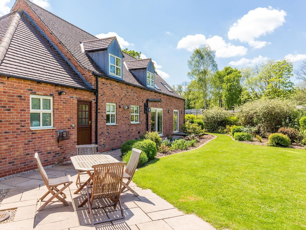 Broadleaf Lodge