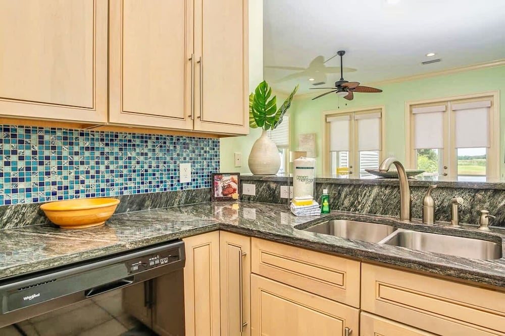 Gulf Shores Hideaway Walk to Waves Pool Golf Views