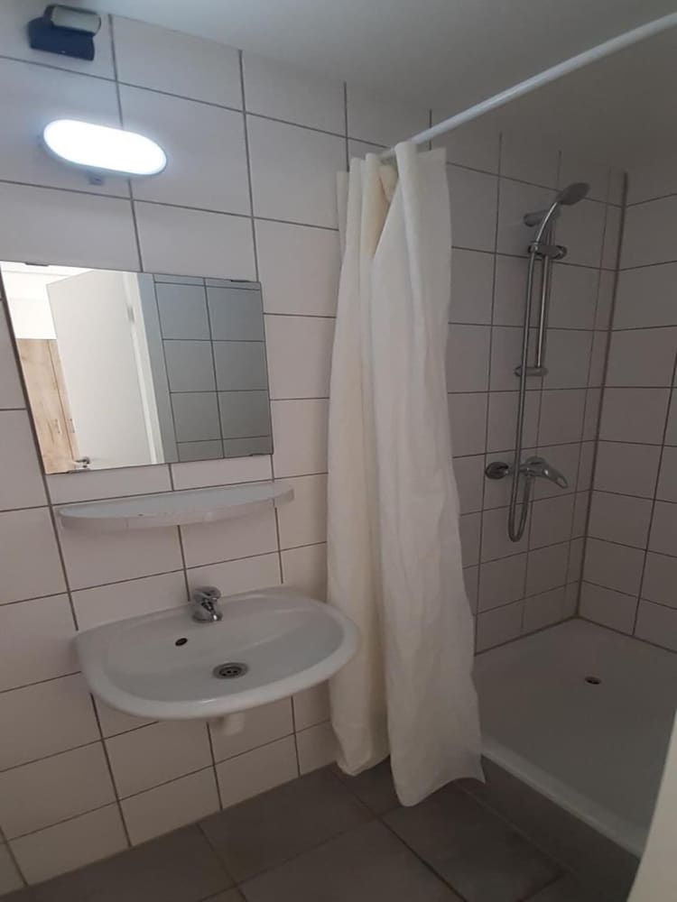 2-Rent Group Hostel Apartments SEN14