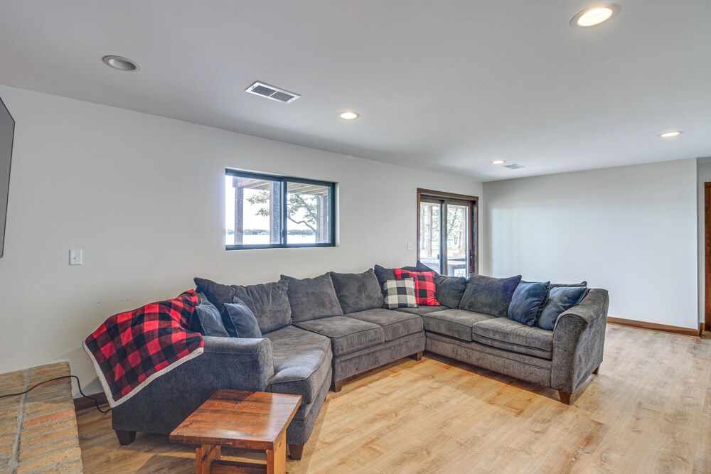 Private Beach & Dock: White Sand Lake Retreat!