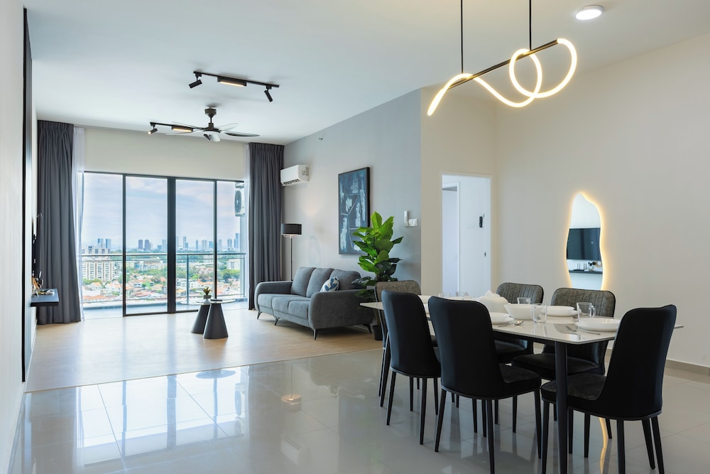 Sunshine Residence Suites