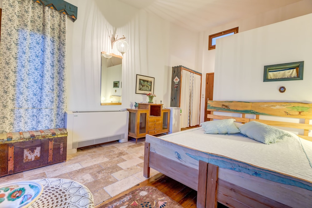 Mavi Keci Otel