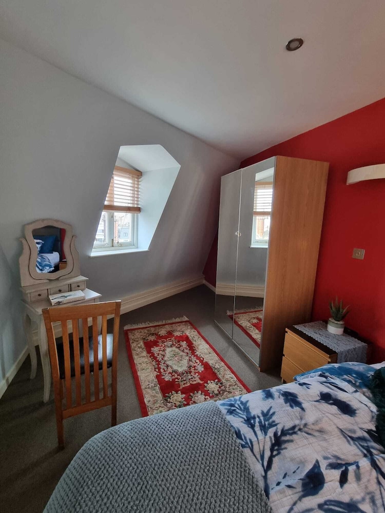 Lovely 1 Bed Apartment In The Centre Of The City view 4