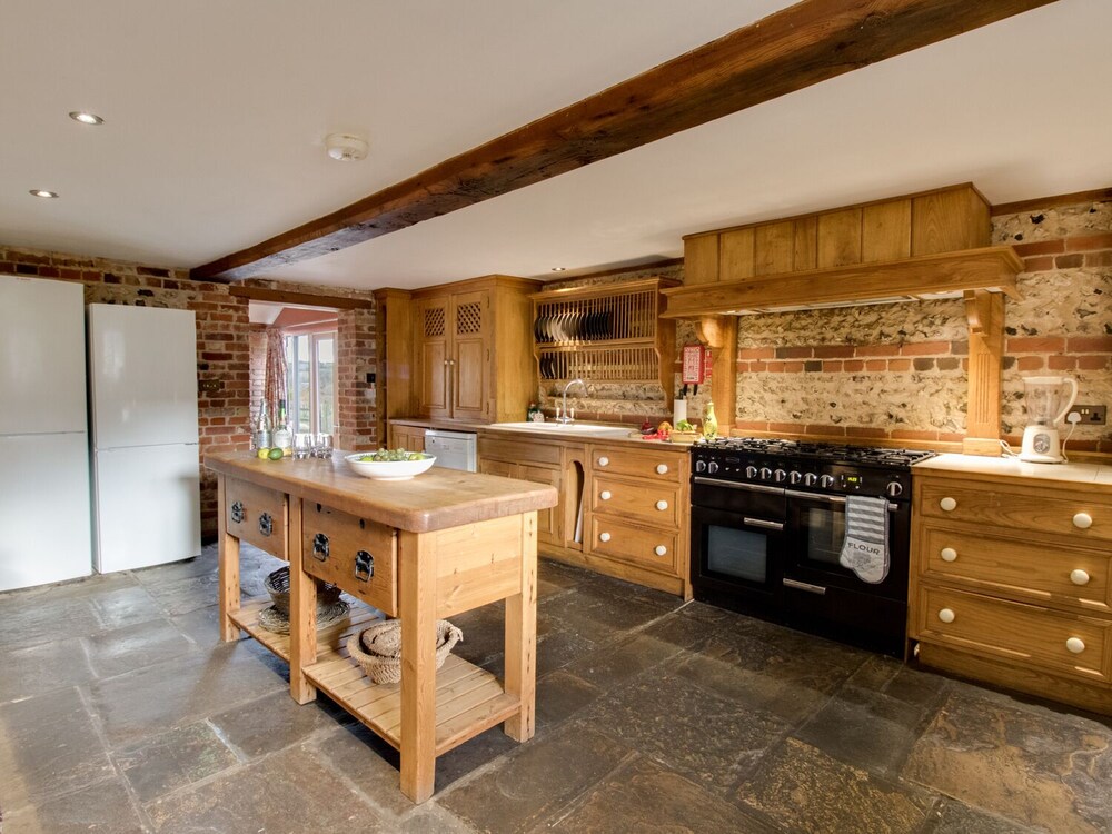 Manor Farm Barn view 2