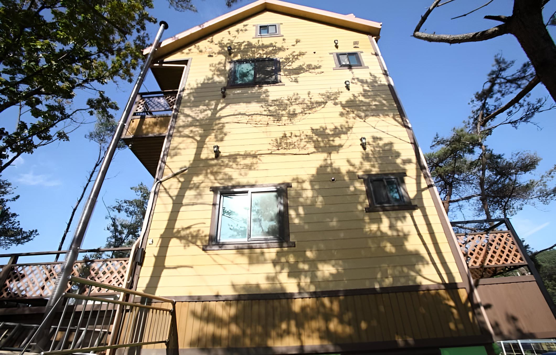 Daebudo Rainbow Pension view 5
