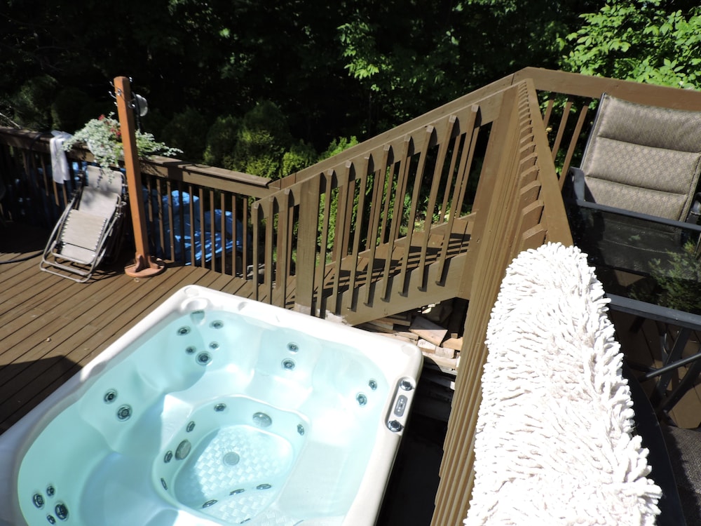 Tucked Inn the Harbour Bed & Breakfast