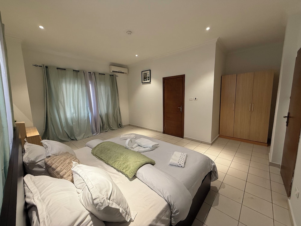 Mayama airport apartment