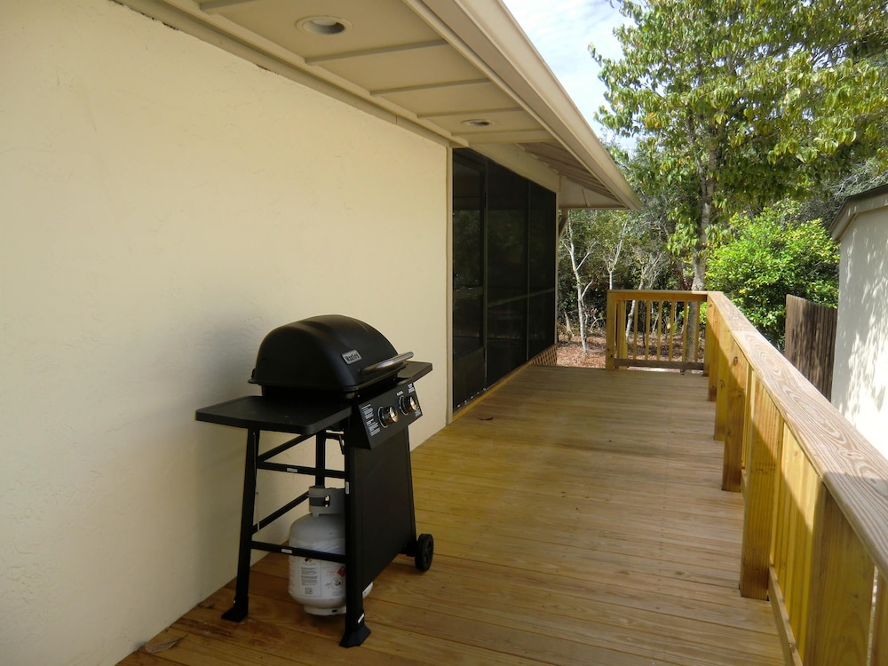 Lovely Home in Brae Burn II With 2-car Garage Bb202 view 3