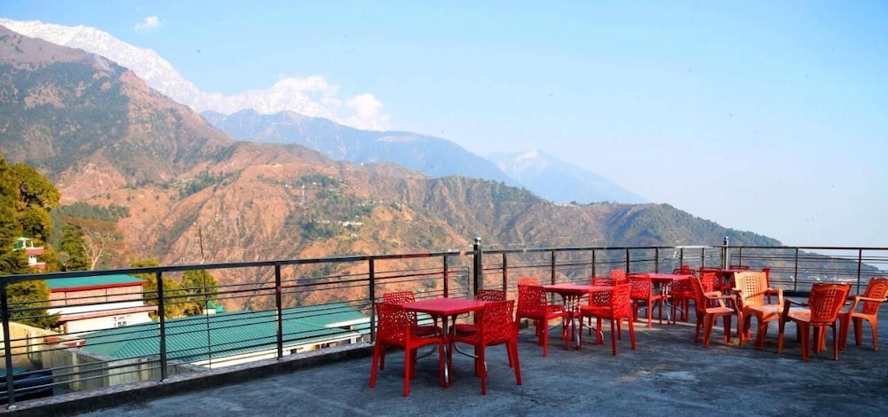 goSTOPS Mcleodganj, Mall Road