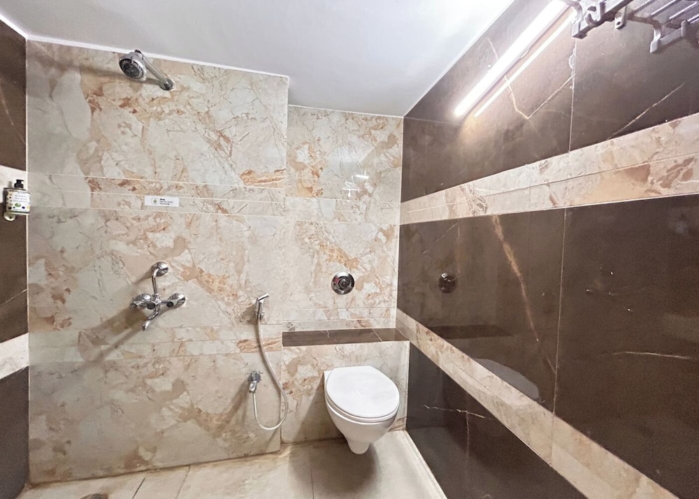 Hotel Edge Inn Jail Road Near Railway Ju