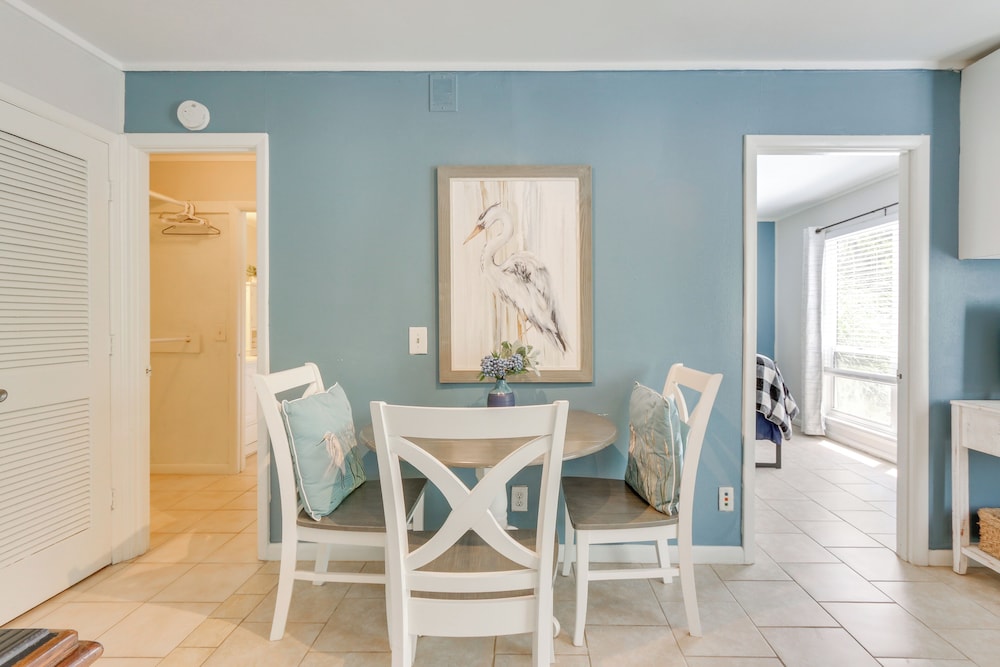 Pool Access, Walk to Beach: Hilton Head Haven!