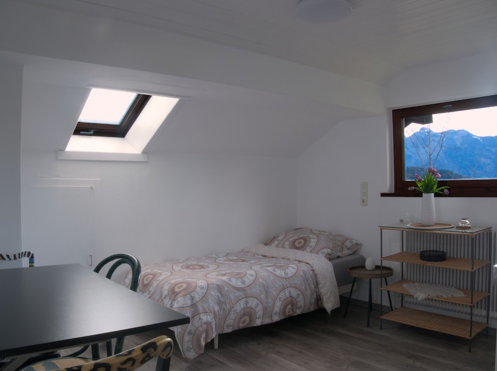 Apartment - Sleeps 3 - Balcony - Garden