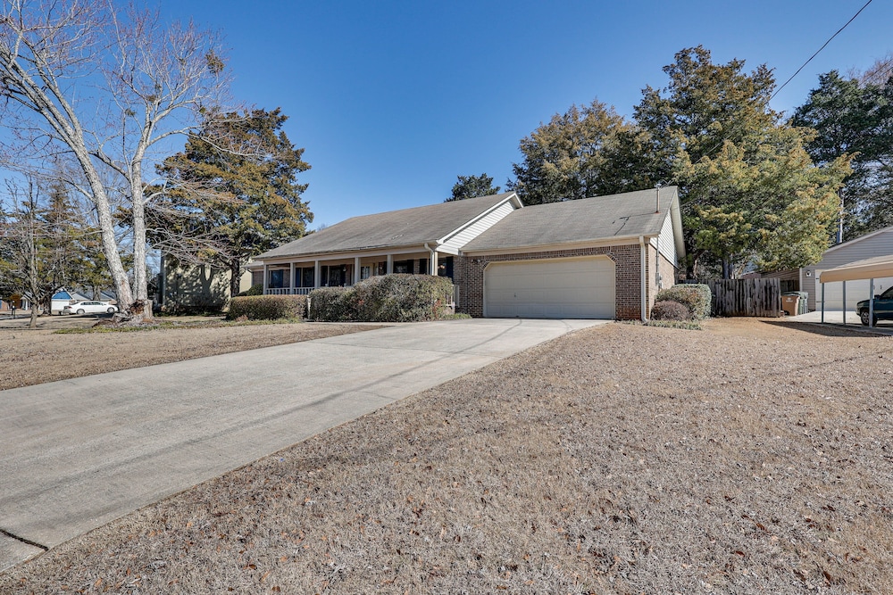 Lovely Decatur Home w/ Yard ~ 6 Mi to Town! view 5