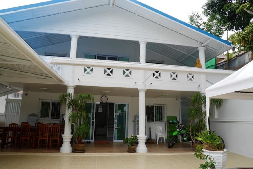 Nawee Guesthouse Sairee - Hostel