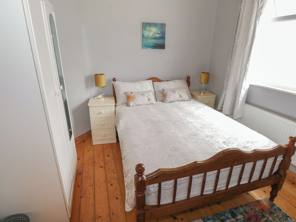 7 Aikenhead Terrace