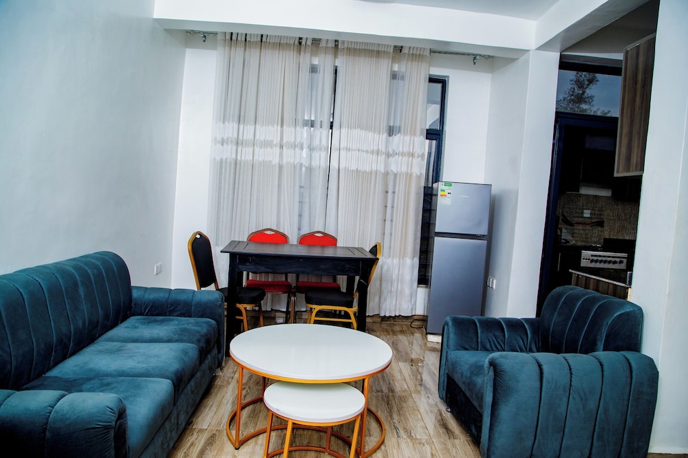 Inviting 8-bed House in Kigali Near rbd
