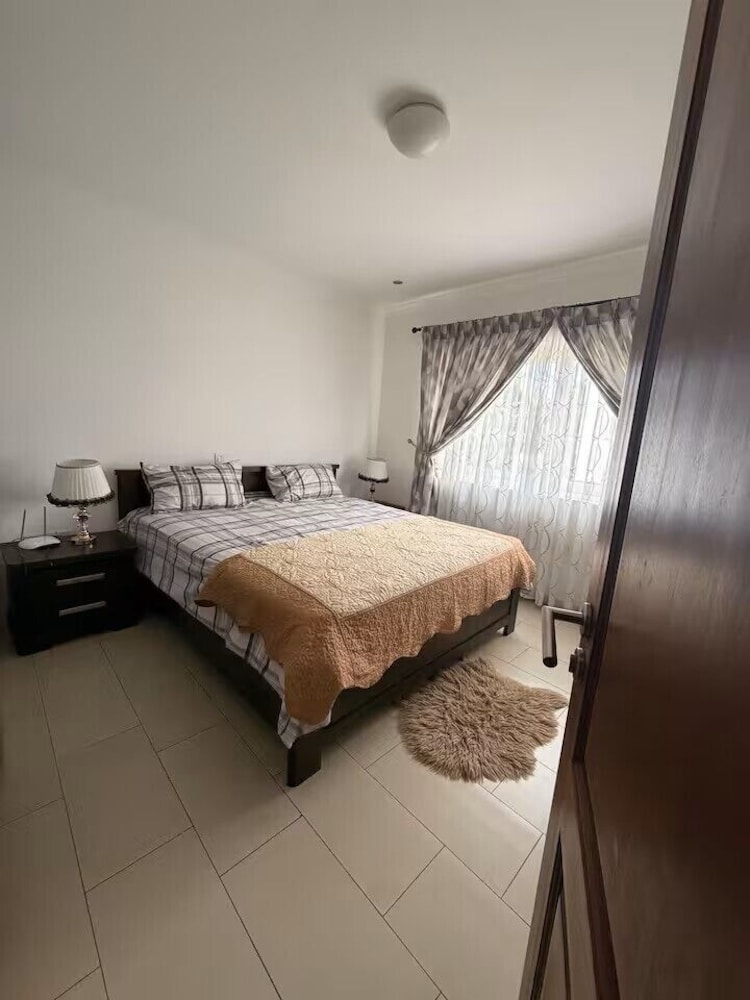 4BR Town House Cantonments. Pool. Garden
