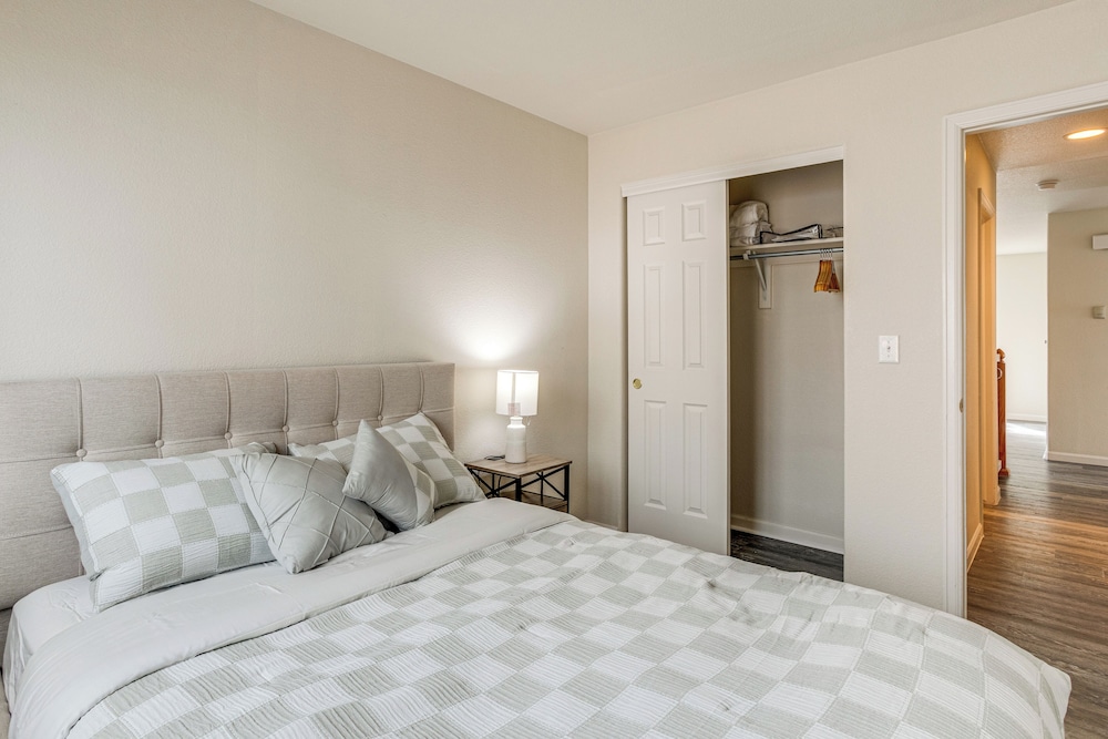 5 Mi to Cherry Creek State Park: Cozy Family Home!