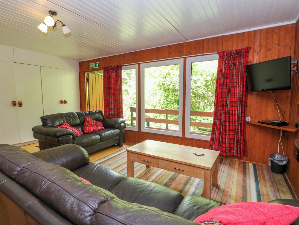Lodge 2 -