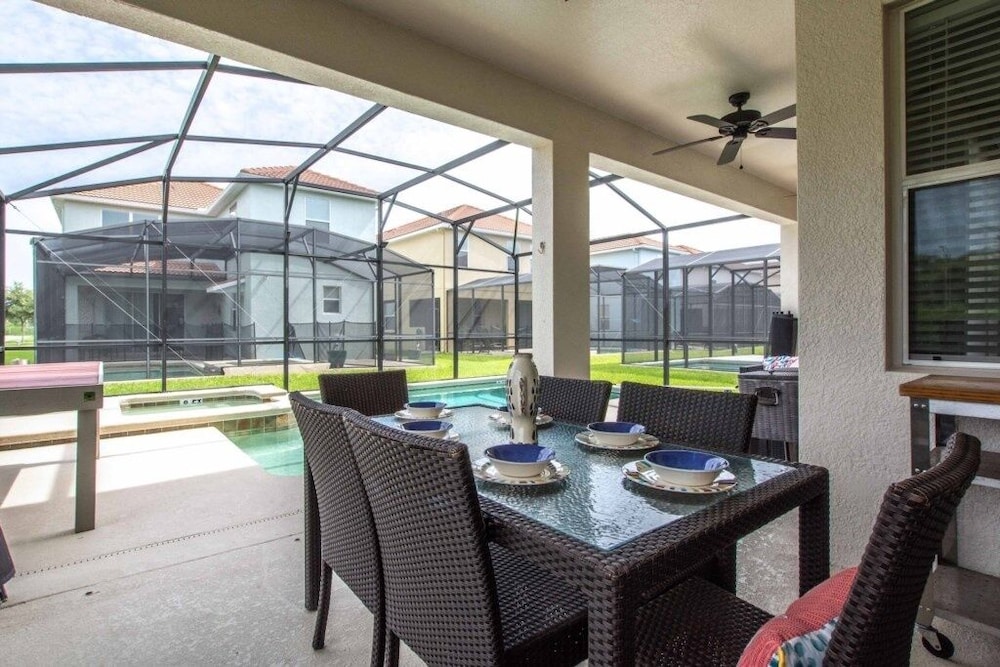 Spacious Family Getaway W/ Resort-3154pp 5 Bedroom Home by RedAwning view 4