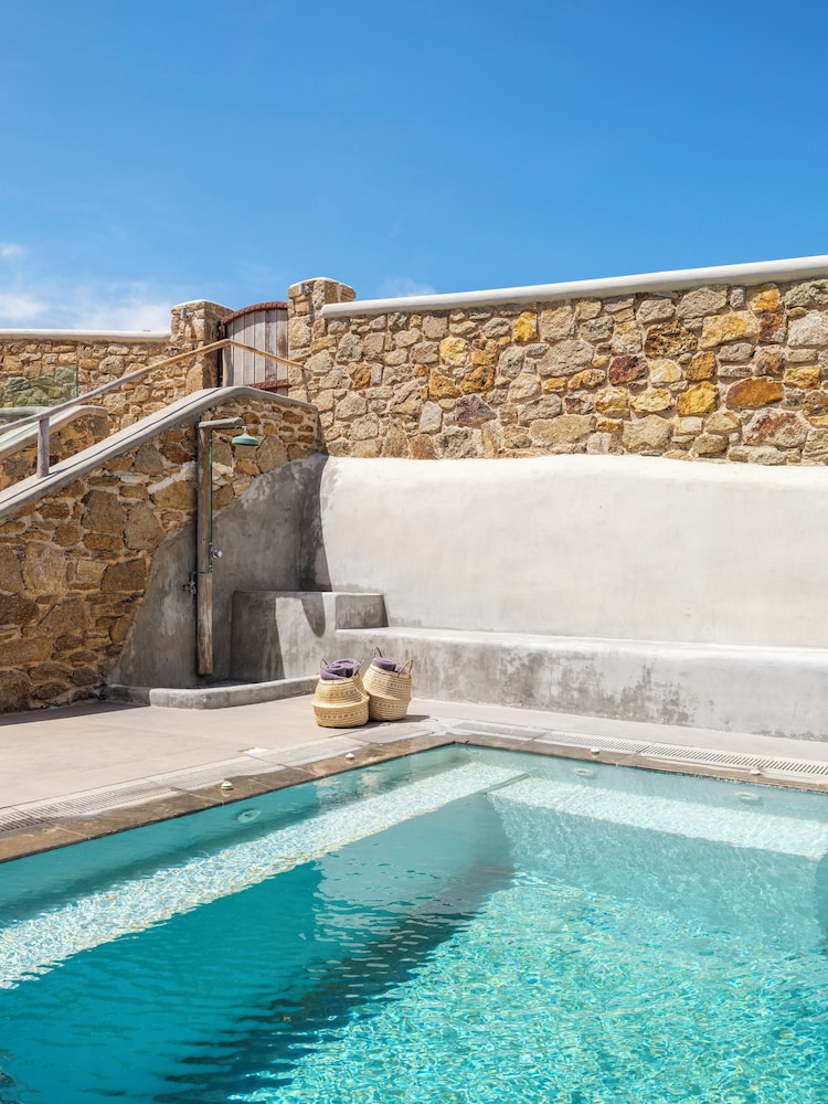 Mykonist Merchia Beach Villas & Suites
