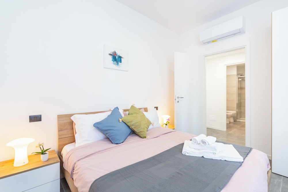 KHL apartments