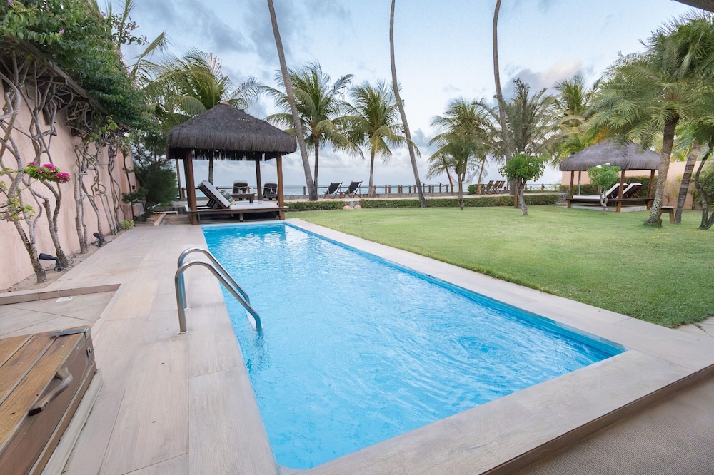 Casa Mar: Beachfront & Sea View by Carpediem