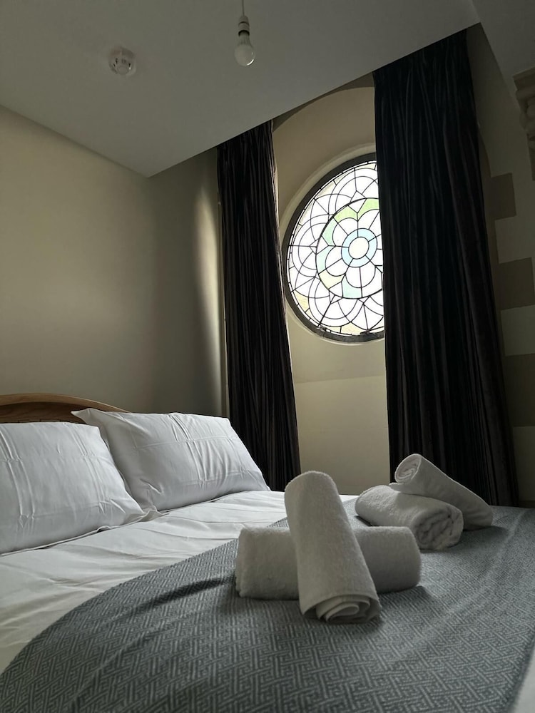 Hotel St Nicholas - Image 1