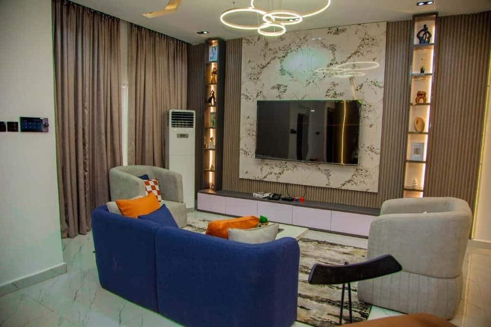 Aviv Luxury Homes