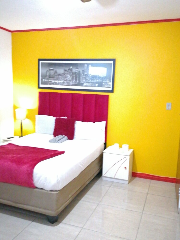 Neo & ruks guest house Boston