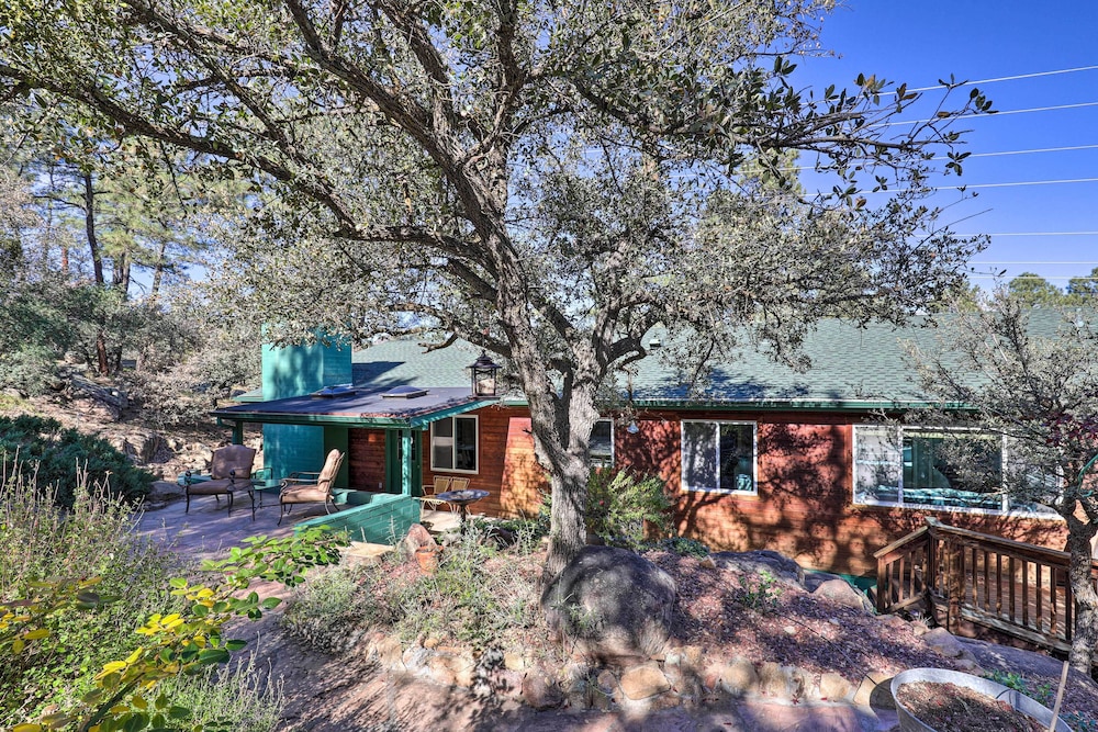 Prescott Home w/ Deck: 2 Mi to Downtown! view 2
