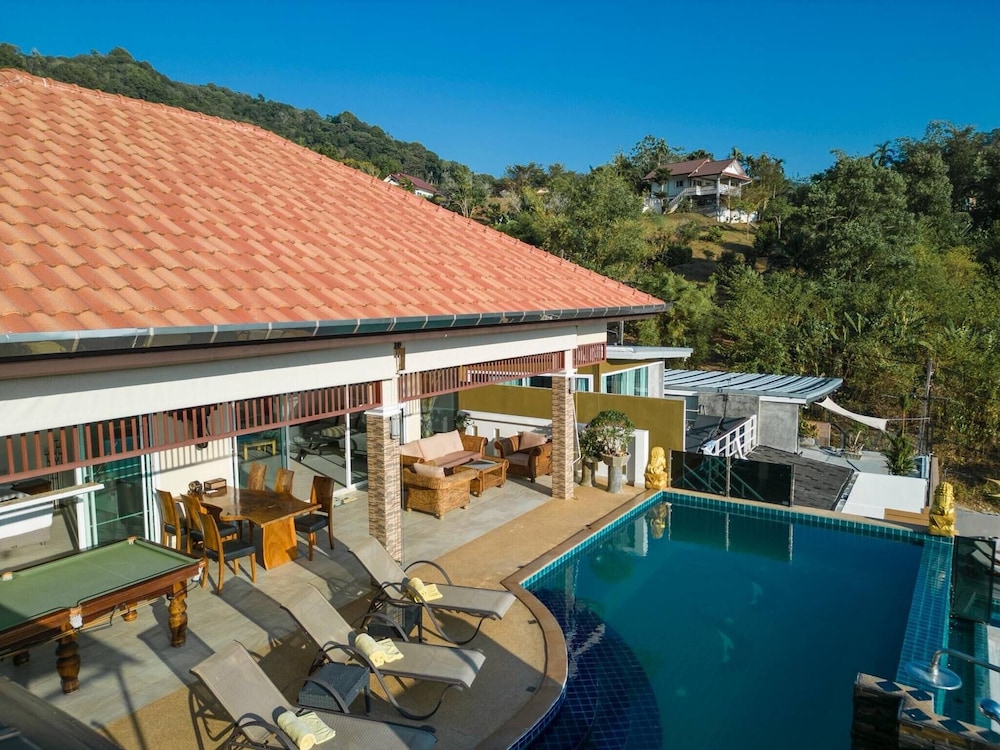 Luxury Seaview Villa, Infinity Pool, Sunset