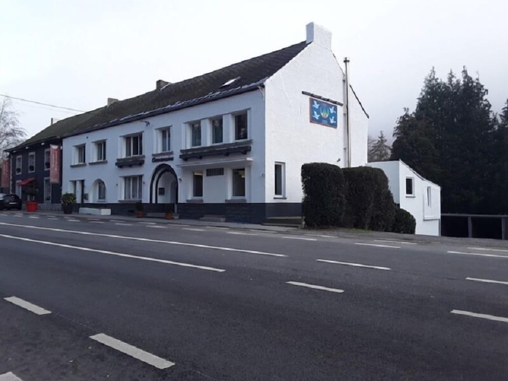 Hotel Le Chanteraine - Image 1