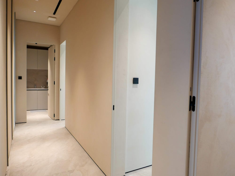 High End 4BR Penthouse With Private Pool and Skyline Views