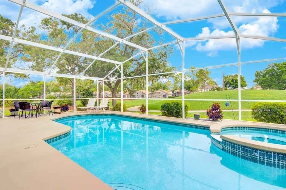 Southern Dunes Comforts Of Home! Golf Views! 4 Bedroom Home by RedAwning