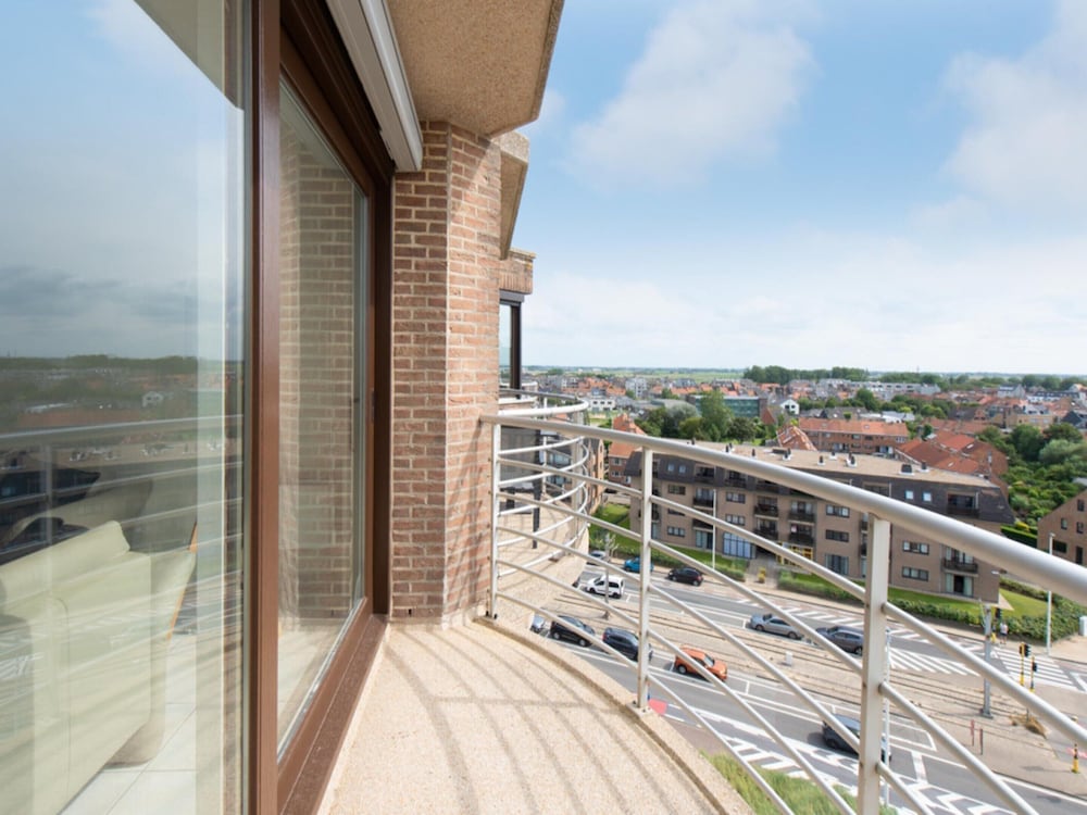 Apartment With Terrace and sea View in Mariakerke