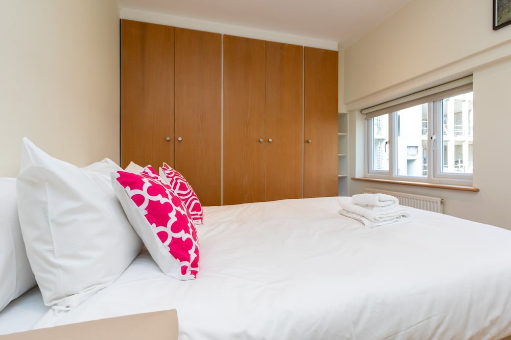 Modern and Bright 3 Bedroom House in Paddington