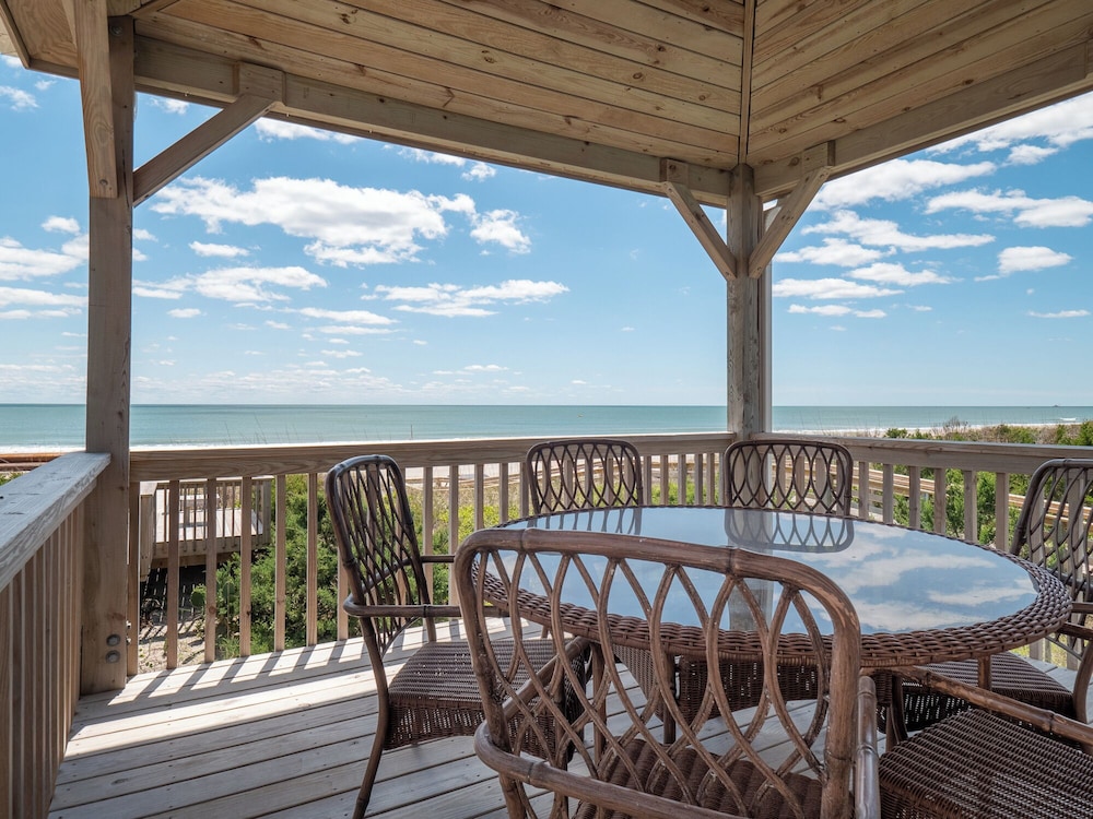 Green Dolphin by Topsail Realty