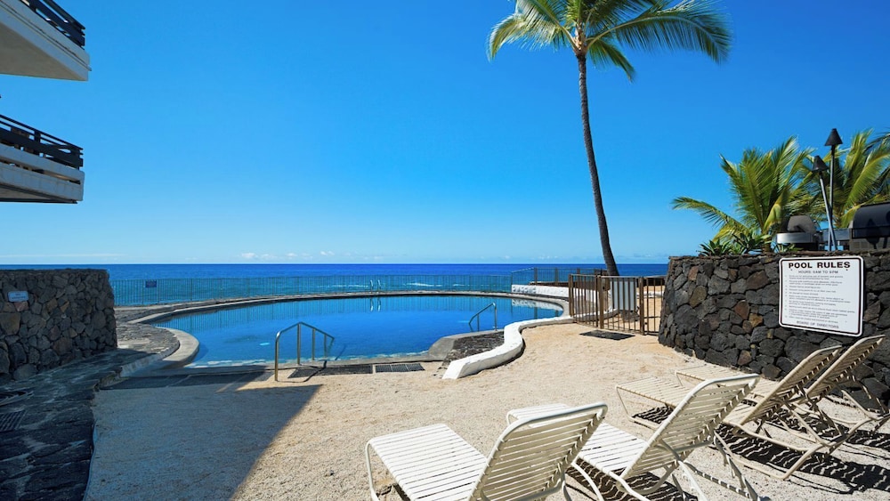Newly Remodeled - Ocean View - AC - Ground Floor - Vrkcv