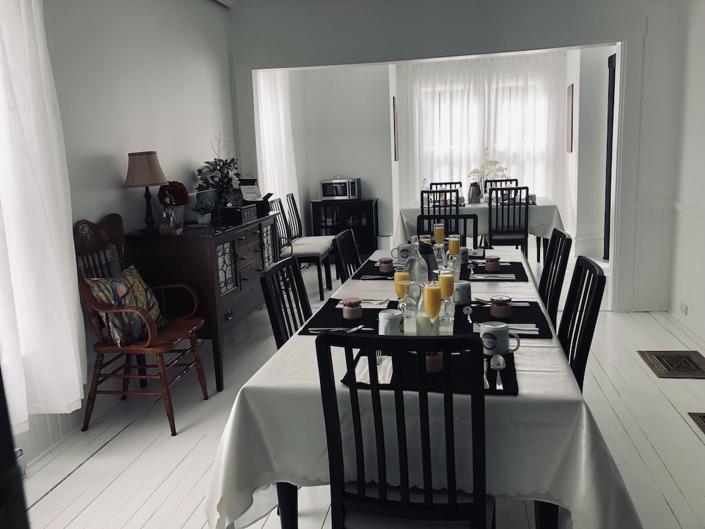 B&B Hillhouse